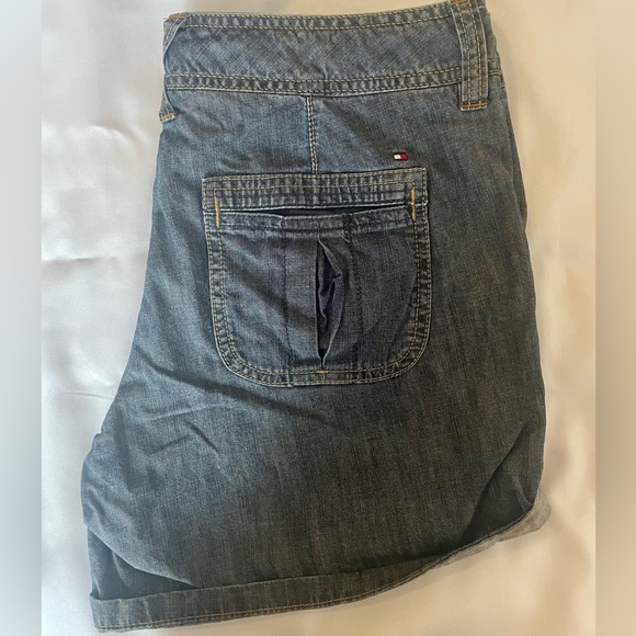 Tommy Hilfiger Shorts - Picture 7 of 9